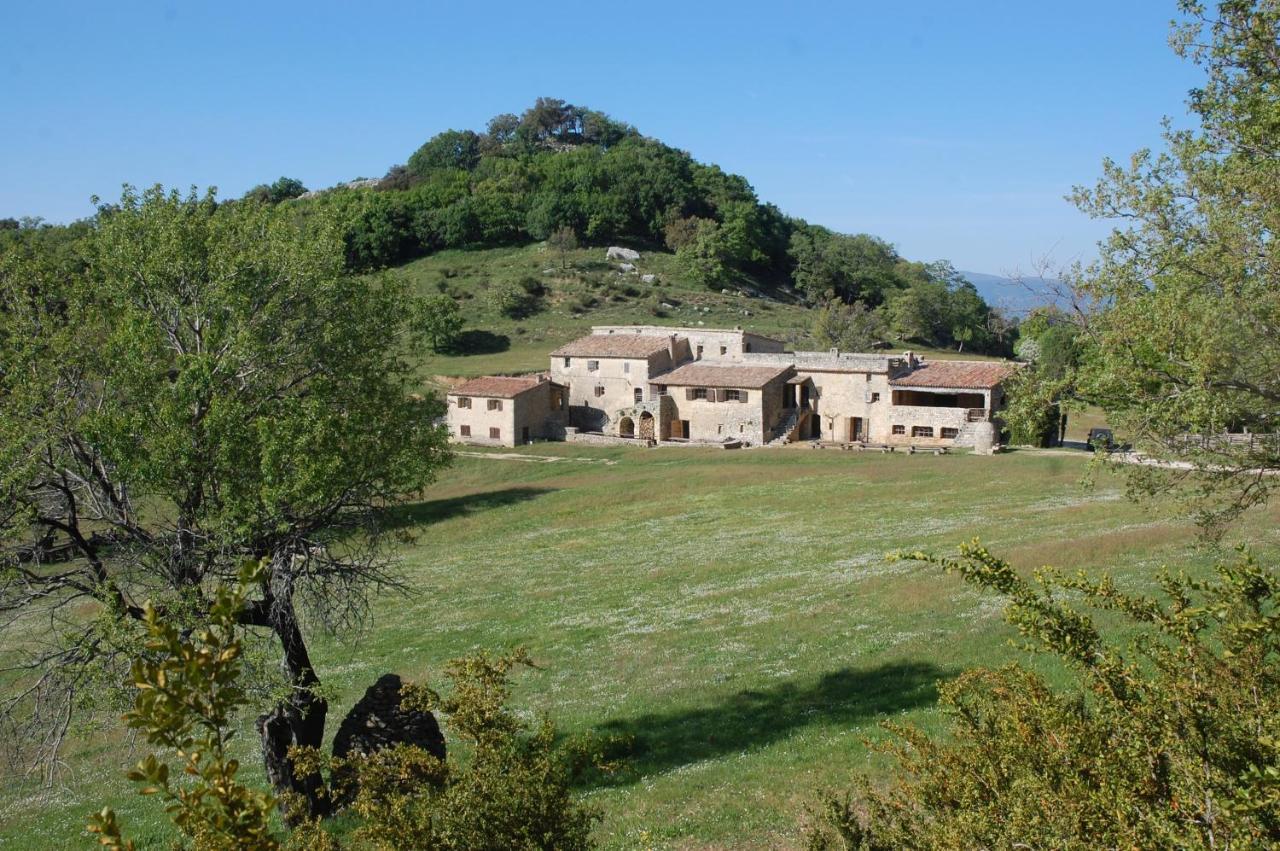 Le Domaine Du Castellas Sivergues Экстерьер фото